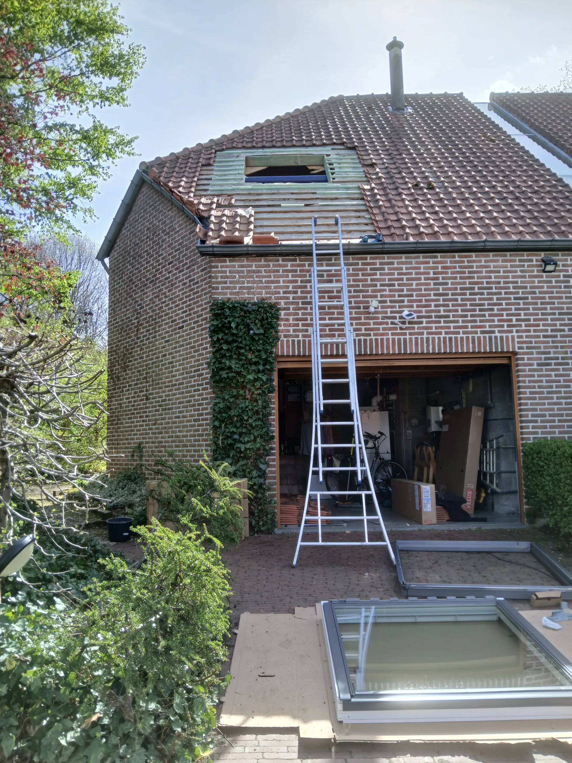 Nieuwe Veluxen + rolluik VELTEM - 3